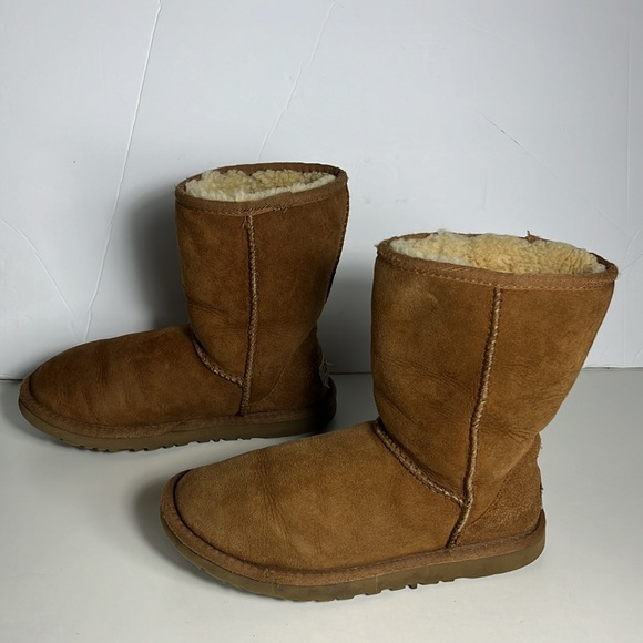 UGG Classic Short Boots Brown Suede Women's 5 - Picture 3 of 8